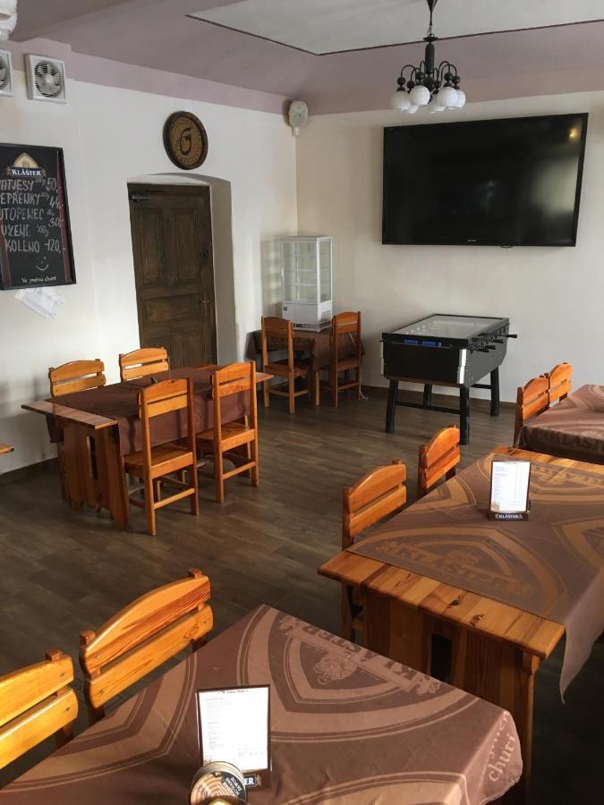 Restaurace U Kostela Hotell Marianske Radcice Exteriör bild