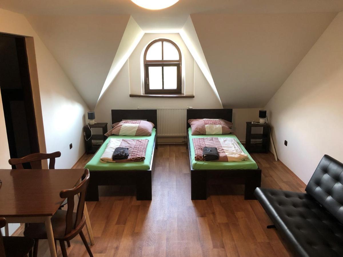 Restaurace U Kostela Hotell Marianske Radcice Exteriör bild