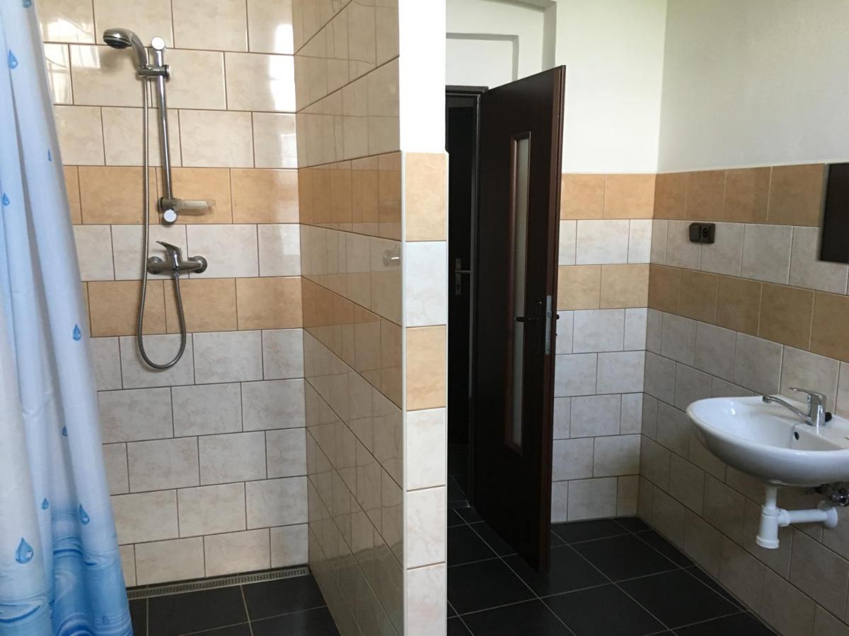 Restaurace U Kostela Hotell Marianske Radcice Exteriör bild